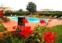 Agriturismo b&b Verona - piscina > vedi altre immagini