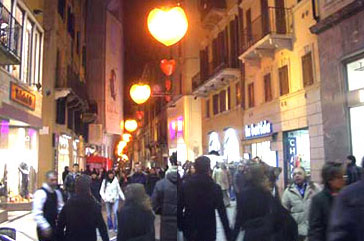 San Valentino a Verona - addobbi nelle vie del centro di Verona